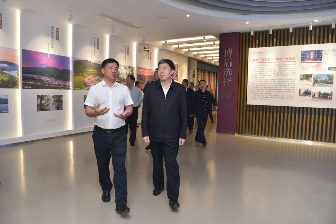 省政协主席毛万春来三亚调研