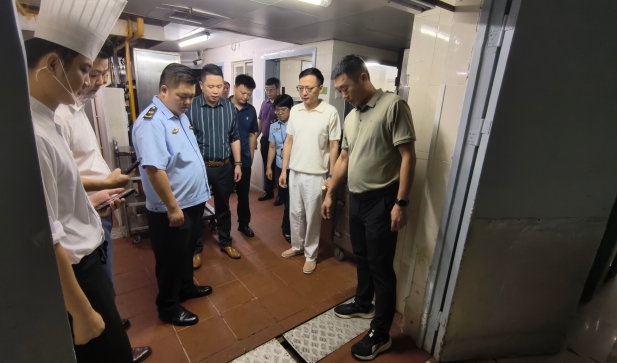 唐泽带队开展食品安全督导暨商会走访工作