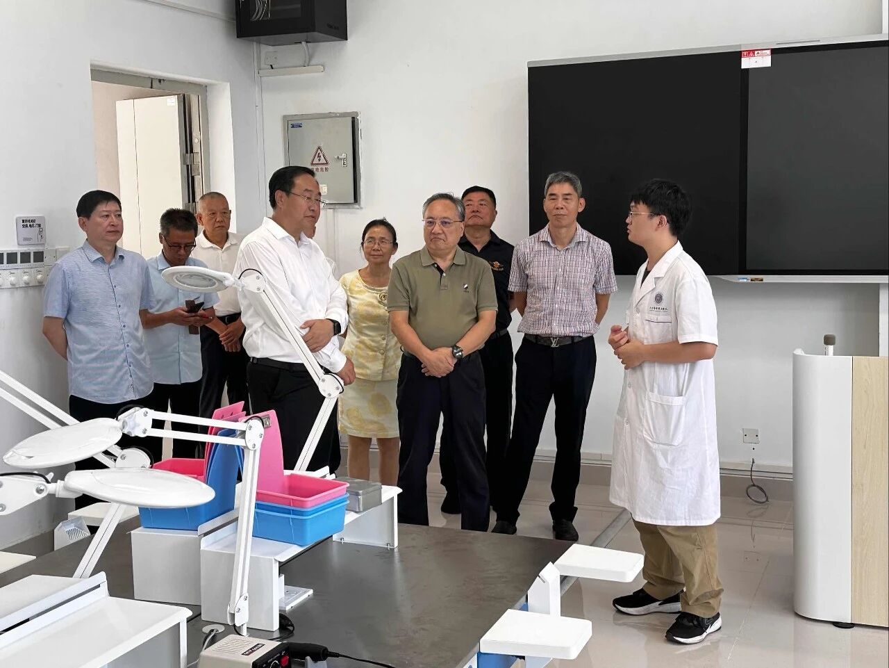 省政协调研组来我市开展“完善养老服务体系”专题调研